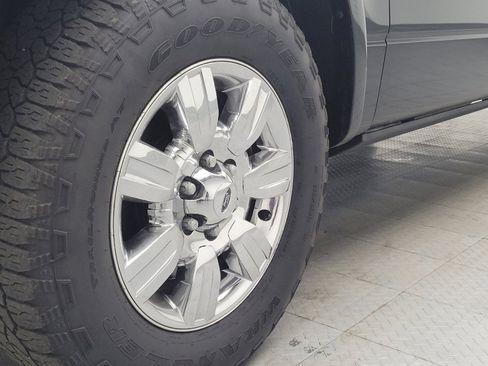 Used 2012 Ford F150 Lariat w/ Lariat Chrome Pkg AWD/4WD image 31
