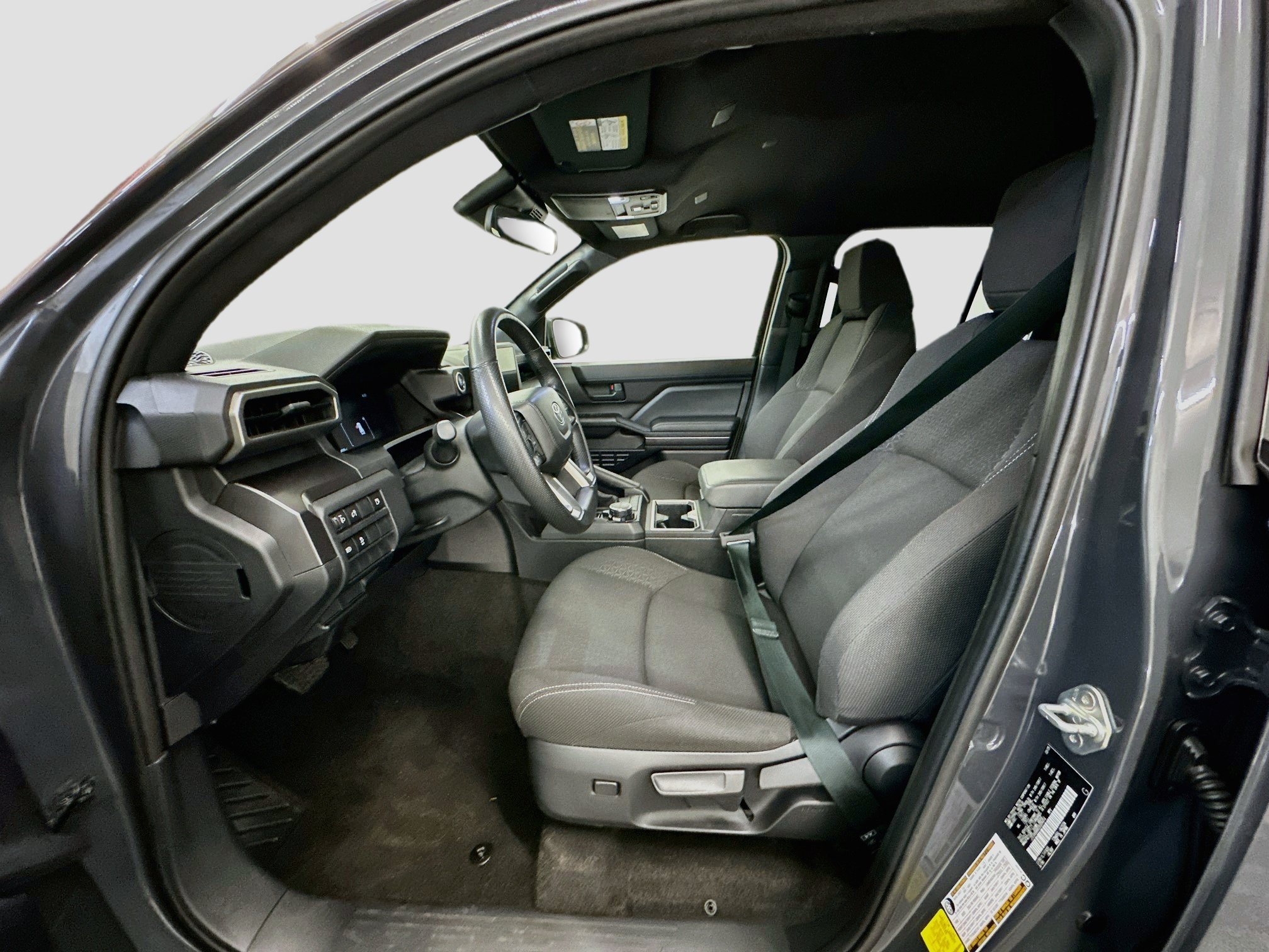 Used 2025 Toyota 4Runner SR5 AWD/4WD image 13
