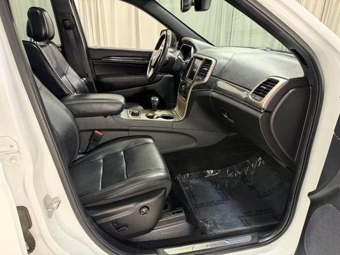 Used 2014 Jeep Grand Cherokee Overland AWD/4WD image 11