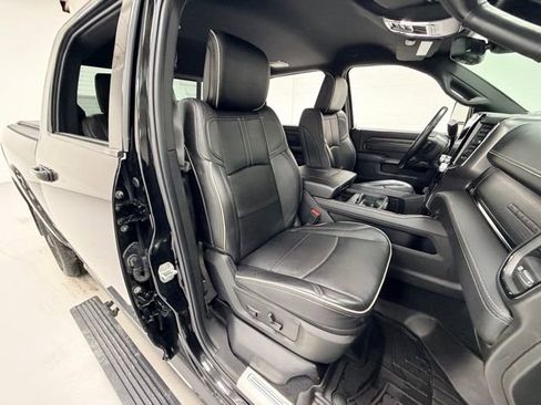 Used 2024 RAM 2500 Limited image 30