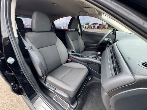 Used 2022 Honda HR-V LX image 11