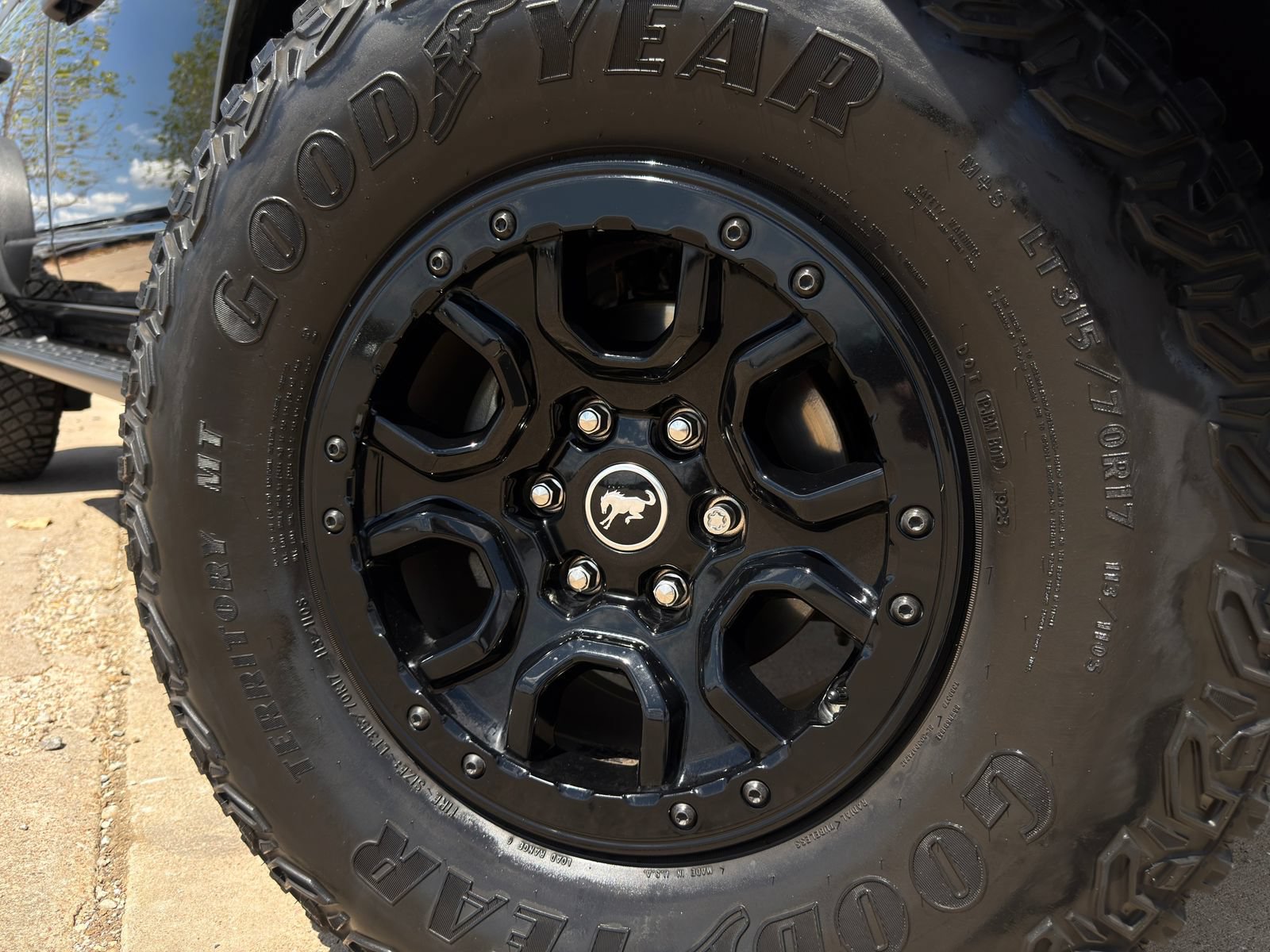 Used 2023 Ford Bronco Wildtrak AWD/4WD image 11