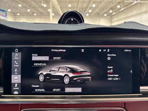 Used 2017 Porsche Panamera image 76