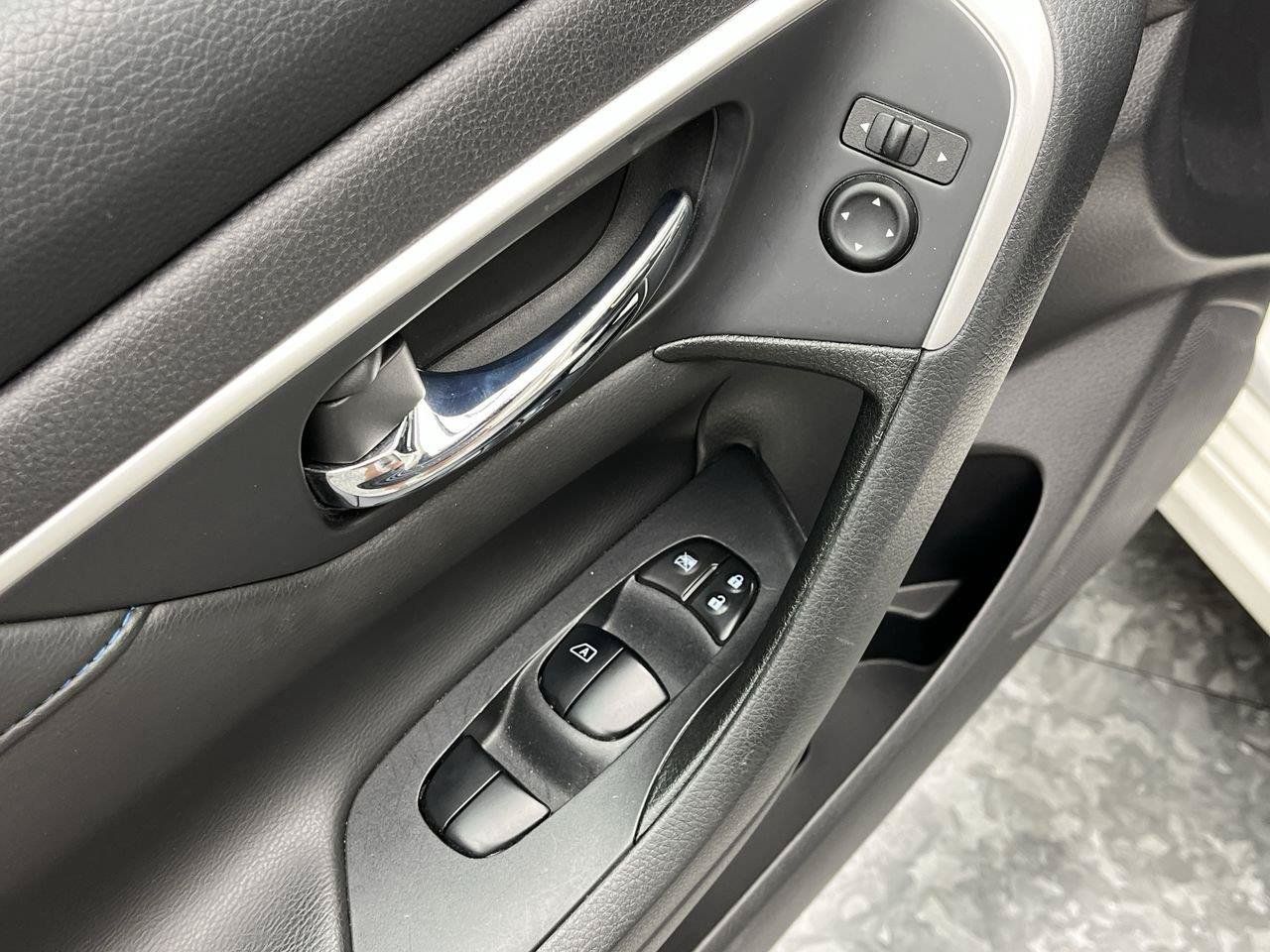 Used 2018 Nissan Altima 2.5 SR FWD image 7