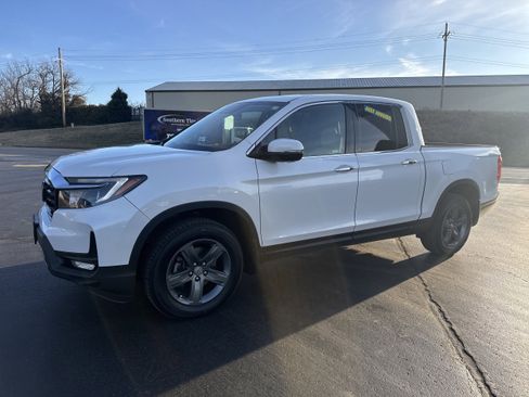 Used 2023 Honda Ridgeline RTL-E image 2