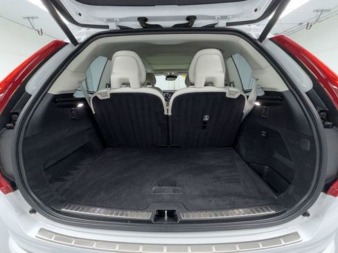 Used 2021 Volvo XC90 T6 Momentum w/ Advanced Package image 16
