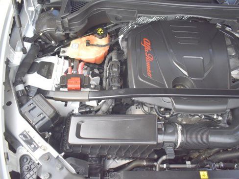 Used 2022 Alfa Romeo Stelvio Veloce AWD/4WD image 40