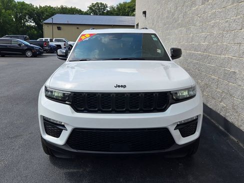 Used 2025 Jeep Grand Cherokee Limited w/ Black Appearance Package AWD/4WD image 8