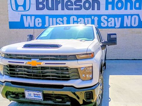 Used 2025 Chevrolet Silverado 2500 Custom w/ Custom Value Package AWD/4WD image 11
