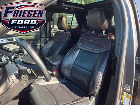 Used 2021 Ford Explorer Platinum w/ Equipment Group 601A AWD/4WD image 14