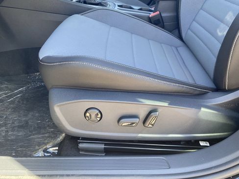 New 2026 Volkswagen Jetta SE FWD image 16