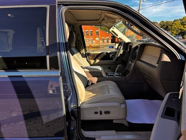 Used 2017 Lincoln Navigator L Select AWD/4WD image 12