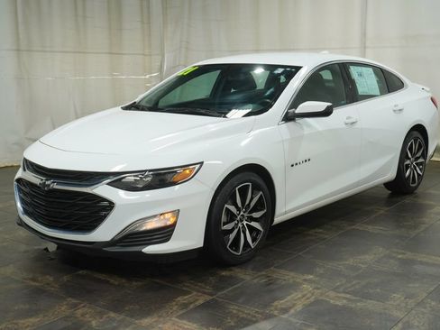 Used 2021 Chevrolet Malibu RS FWD image 2