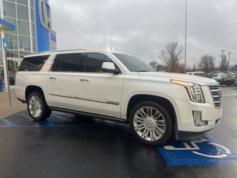 Used 2018 Cadillac Escalade ESV Platinum image 4