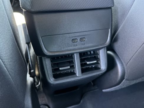 Used 2025 Chevrolet Equinox LT image 32