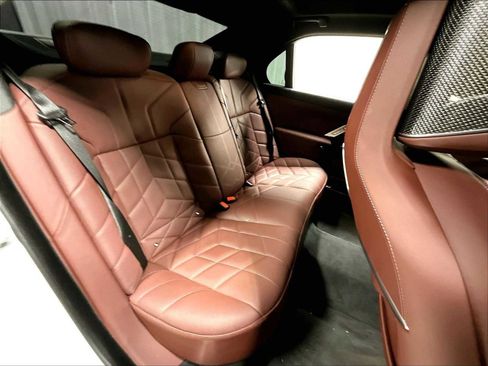 Used 2025 BMW 760i xDrive w/ Premium Package image 32