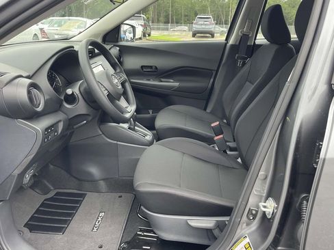New 2025 Nissan Kicks Play S image 13