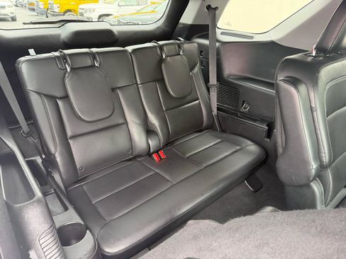 Used 2020 Ford Explorer XLT w/ Equipment Group 202A AWD/4WD image 25