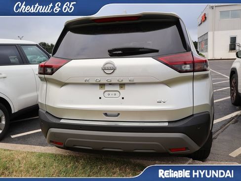 Used 2023 Nissan Rogue SV FWD image 19