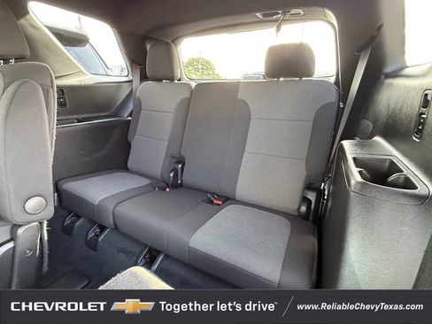 Used 2023 Chevrolet Traverse LT FWD image 33