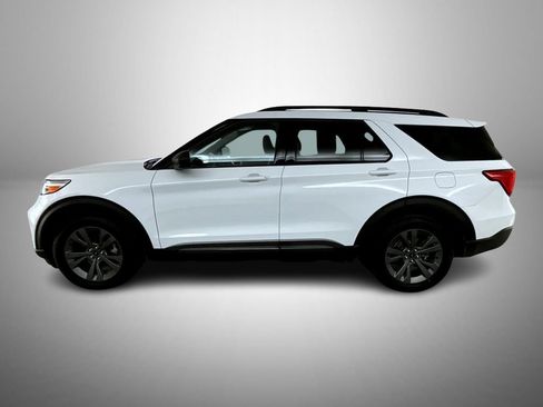 Used 2021 Ford Explorer XLT w/ Equipment Group 202A AWD/4WD image 8