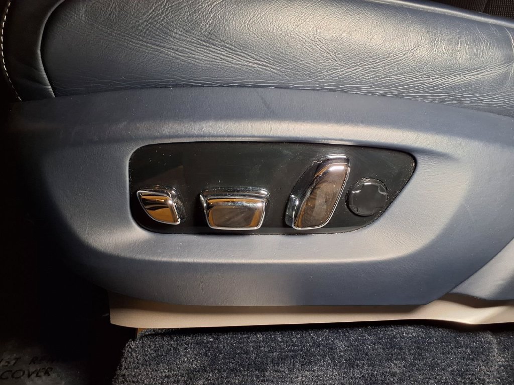 Used 2023 Rolls-Royce Cullinan AWD/4WD image 14