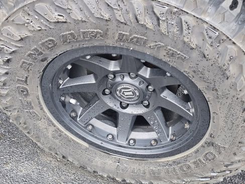 Used 2020 Toyota Tacoma TRD Off-Road image 13