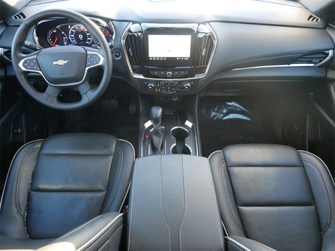 Used 2022 Chevrolet Traverse Premier image 12