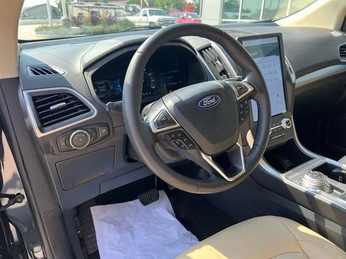 Used 2024 Ford Edge SEL w/ Cargo Accessory Package AWD/4WD image 16
