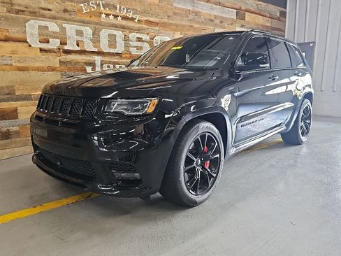 Used 2021 Jeep Grand Cherokee SRT w/ Trailer Tow Group IV AWD/4WD image 2