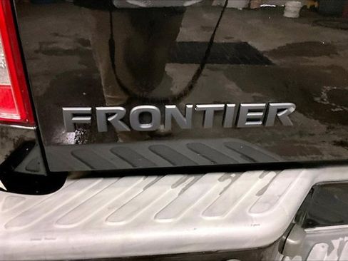 Used 2020 Nissan Frontier SV w/ Midnight Edition Floor Mats image 21