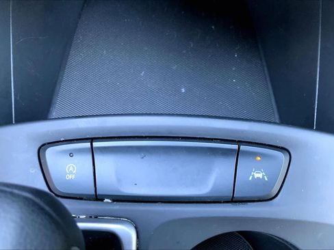 Used 2025 Chevrolet Trax LS image 35