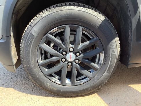 Used 2019 GMC Acadia SLT w/ LPO, Cargo Package AWD/4WD image 28