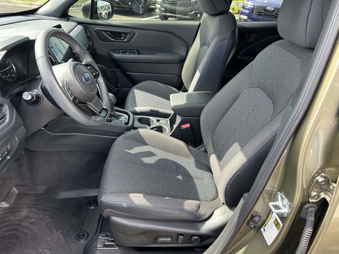 Certified 2025 Subaru Forester Premium AWD/4WD image 12