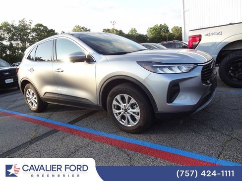 Used 2024 Ford Escape Active w/ Tech Pack #2 AWD/4WD image 2