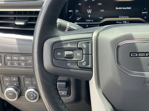 Used 2022 GMC Yukon Denali w/ Denali Premium Package AWD/4WD image 10