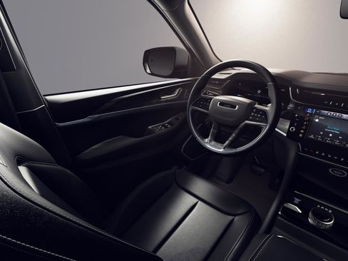 New 2026 Jeep Grand Cherokee Limited AWD/4WD image 8