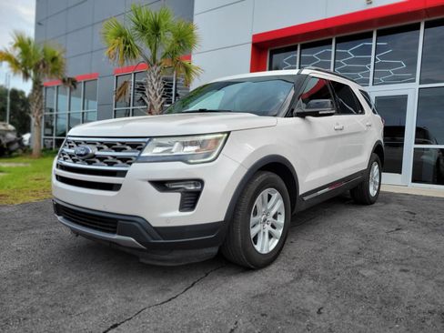 Used 2018 Ford Explorer XLT w/ Equipment Group 202A AWD/4WD image 1