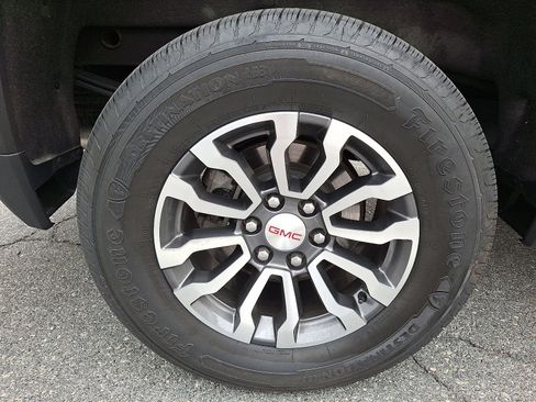 Used 2023 GMC Sierra 1500 AT4 w/ Technology Package AWD/4WD image 3