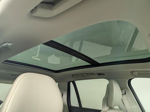 Used 2016 Volvo XC90 T6 Momentum w/ Momentum Plus Package image 32