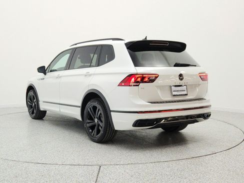 Used 2023 Volkswagen Tiguan SE R-Line FWD image 7