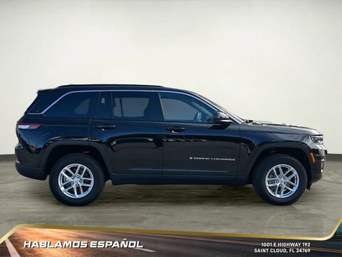 Used 2025 Jeep Grand Cherokee Laredo X w/ Luxury Tech Group I image 8