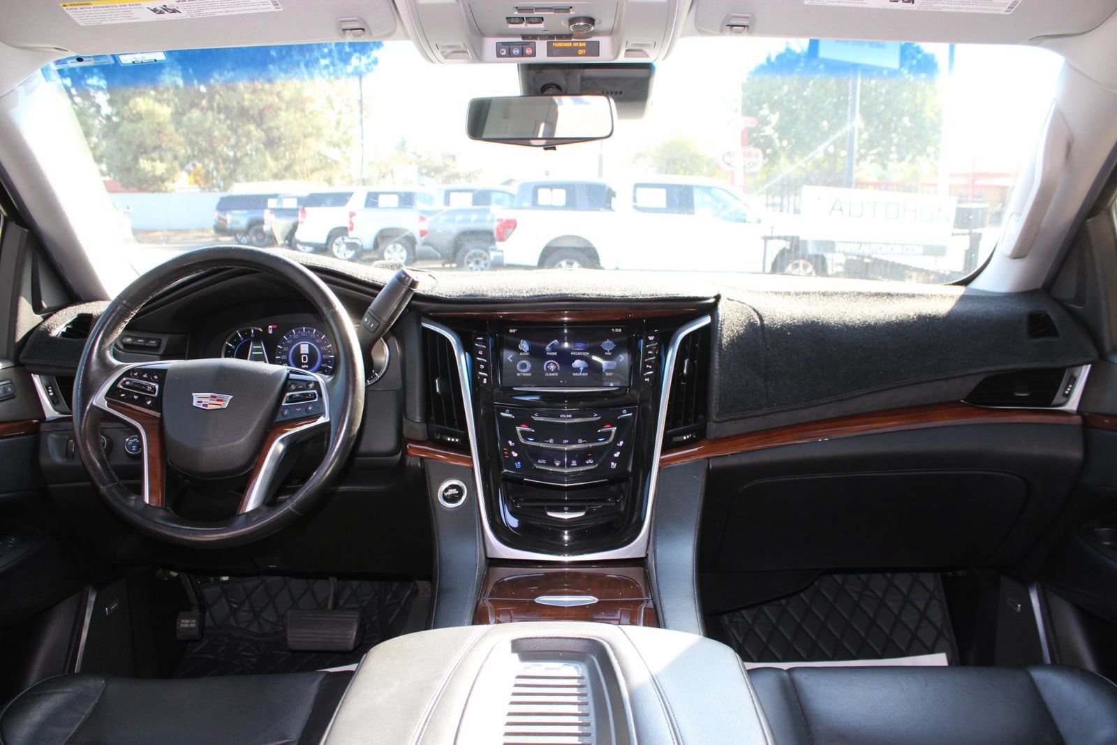 Used 2018 Cadillac Escalade ESV Luxury AWD/4WD image 27