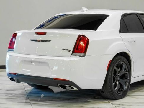 Used 2022 Chrysler 300 S RWD image 13