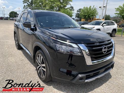 Used 2025 Nissan Pathfinder Platinum AWD/4WD image 1