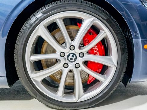 Used 2021 Bentley Continental GT AWD/4WD image 24