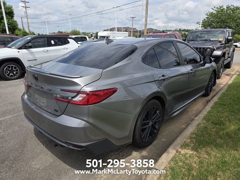 Used 2025 Toyota Camry SE FWD image 10