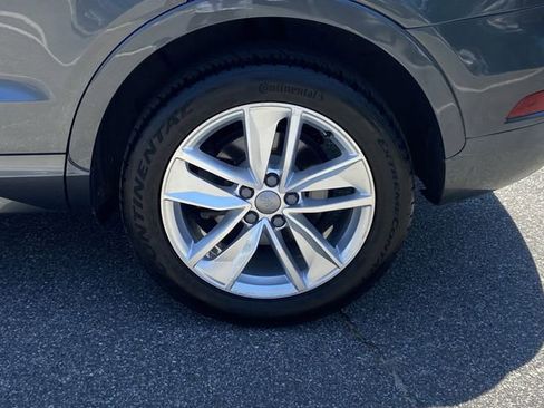 Used 2018 Audi Q3 2.0T Premium Plus w/ Premium Plus Package AWD/4WD image 12
