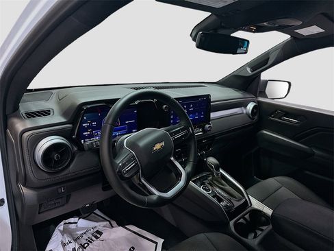 New 2024 Chevrolet Colorado LT w/ LT Convenience Package II image 10
