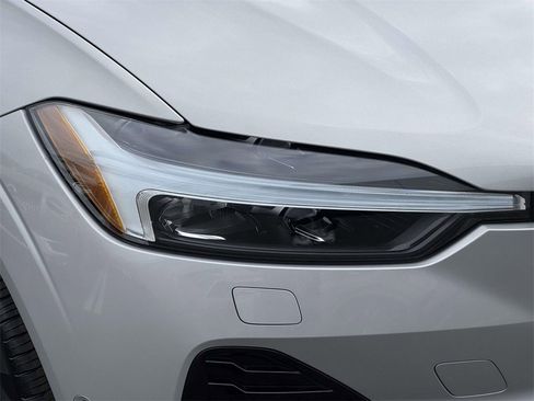 Certified 2025 Volvo XC60 B5 Plus image 7